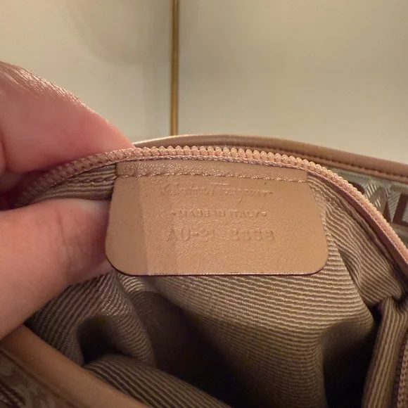 🤎EUC🤎 Salvatore Ferragamo Tan and Brown Logo Messenger Bag
